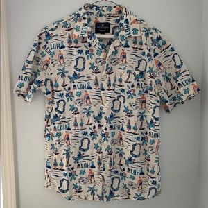 Men’s Hawaiian Button down shirt size Small